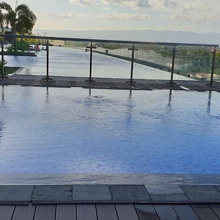 Mactan Newtown Condo With Garden And Ocean View 8Newtown Blvd マクタン エクステリア 写真