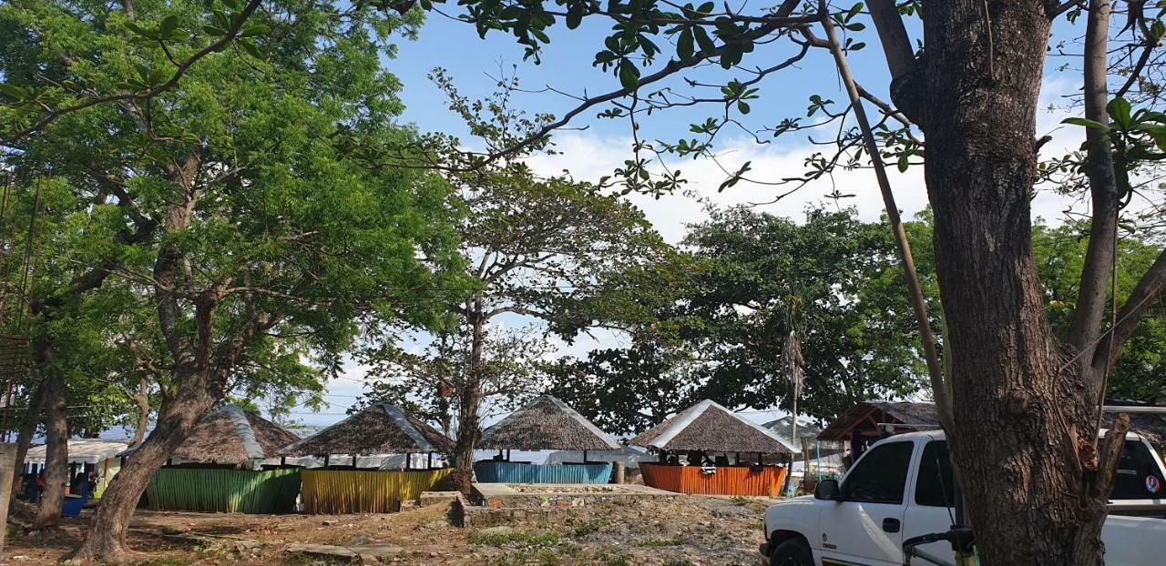 Mactan Newtown Condo With Garden And Ocean View 8Newtown Blvd マクタン エクステリア 写真