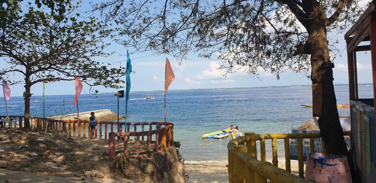 Mactan Newtown Condo With Garden And Ocean View 8Newtown Blvd マクタン エクステリア 写真