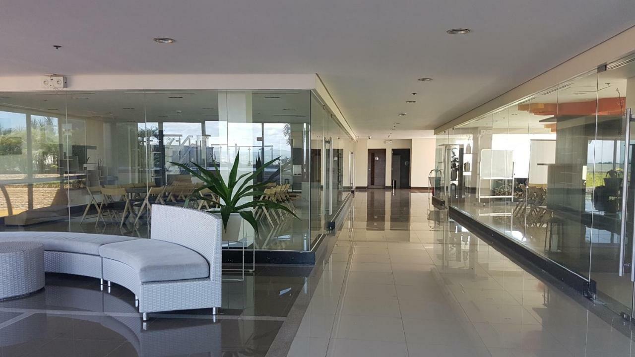 Mactan Newtown Condo With Garden And Ocean View 8Newtown Blvd マクタン エクステリア 写真