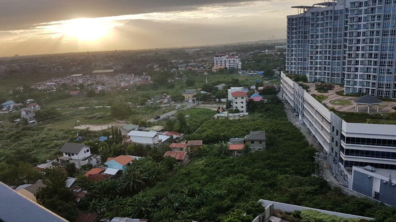 Mactan Newtown Condo With Garden And Ocean View 8Newtown Blvd マクタン エクステリア 写真