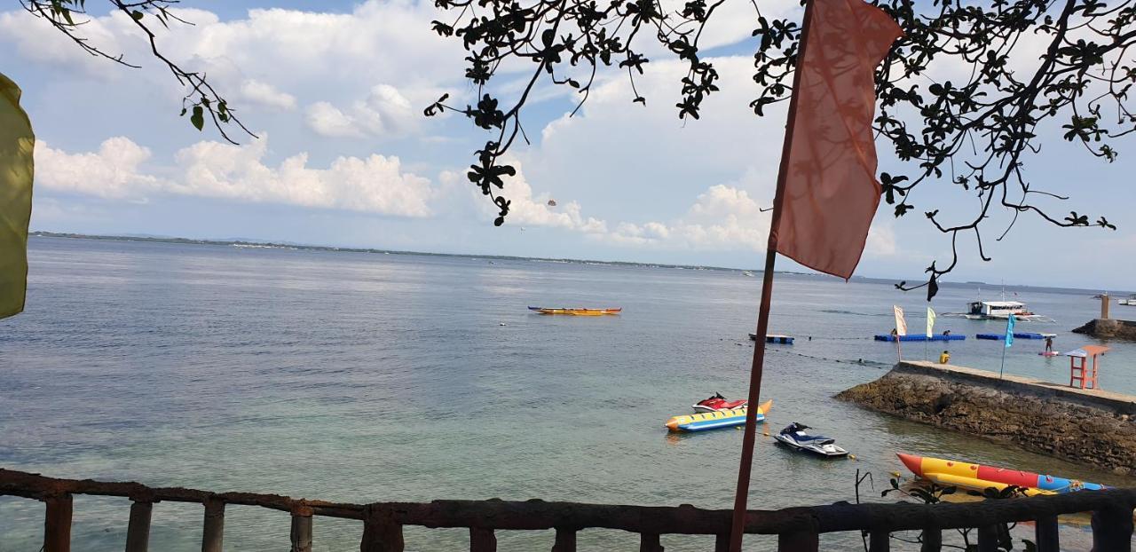 Mactan Newtown Condo With Garden And Ocean View 8Newtown Blvd マクタン エクステリア 写真