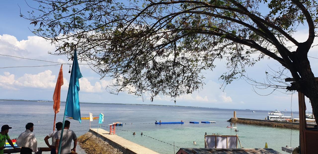 Mactan Newtown Condo With Garden And Ocean View 8Newtown Blvd マクタン エクステリア 写真